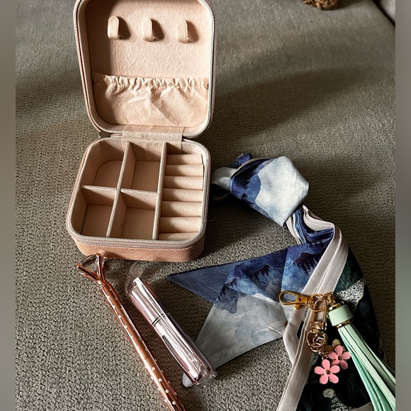 NWT Kate Spade Tinsel Tote Entry - Picture 3 of 7